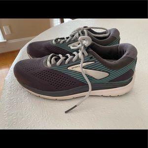 Brooks Addiction 14 Size 7.5